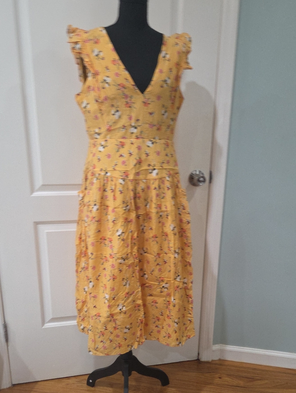 Cap Sleeve Yellow Floral V-Neck Midi Dress